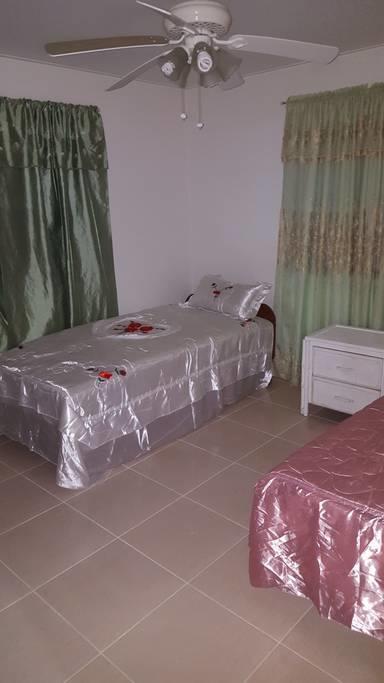 Cynson Villa Holiday Accommodations Christ Church Bagian luar foto